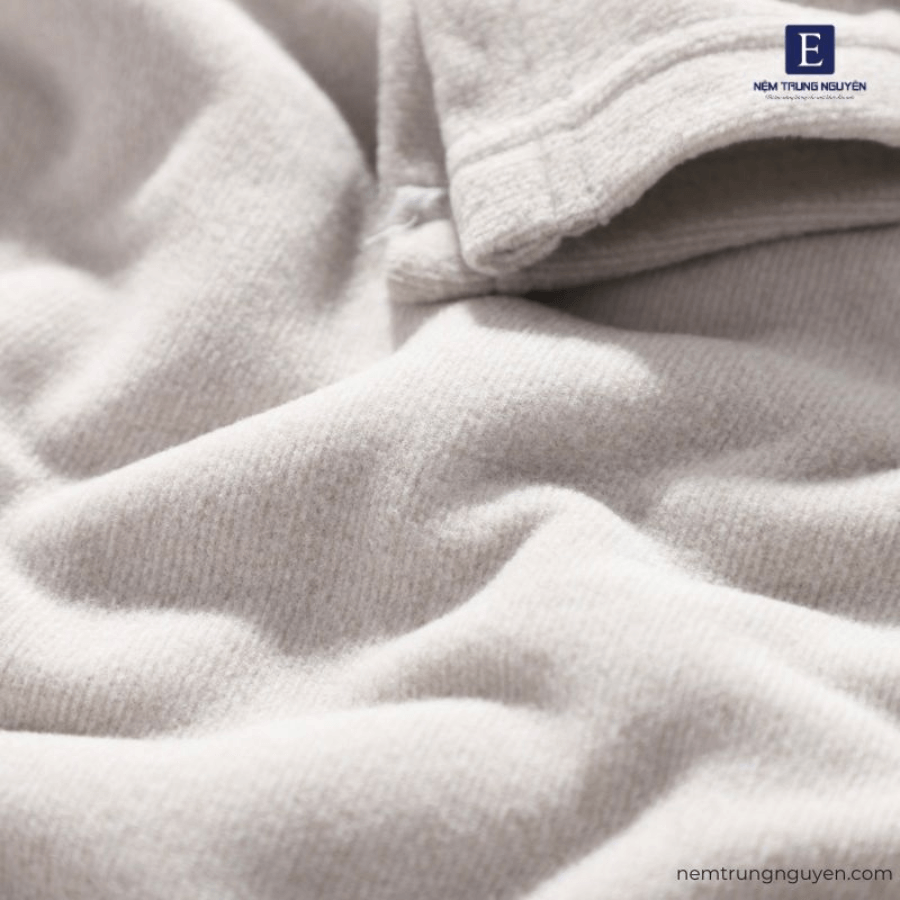 Top 8 các loại chăn mùa đông đáng mua dành cho bạn chan ni